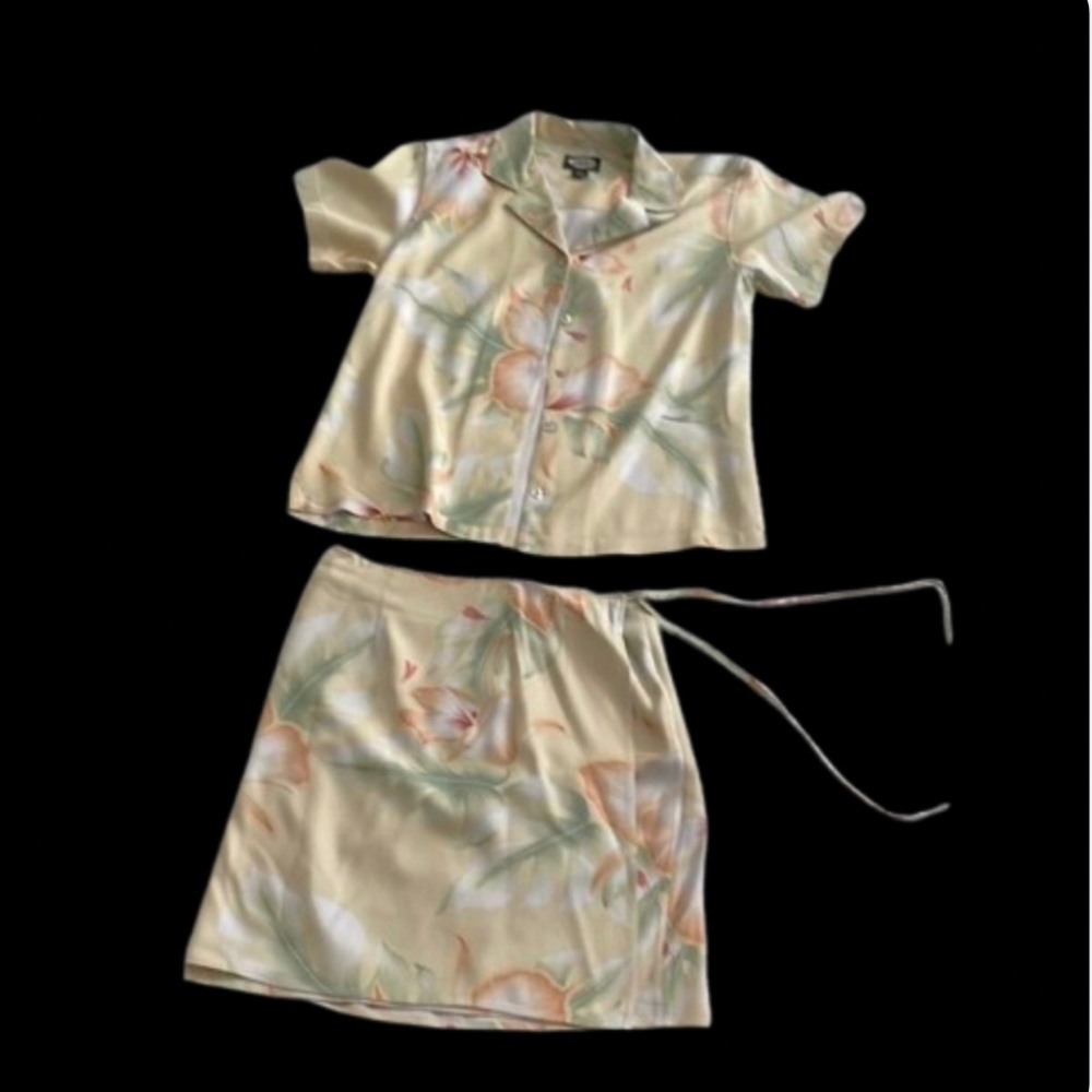 100% silk Tommy Bahama Two Piece Set wrap skirt blouse top button down set - Picture 5 of 16